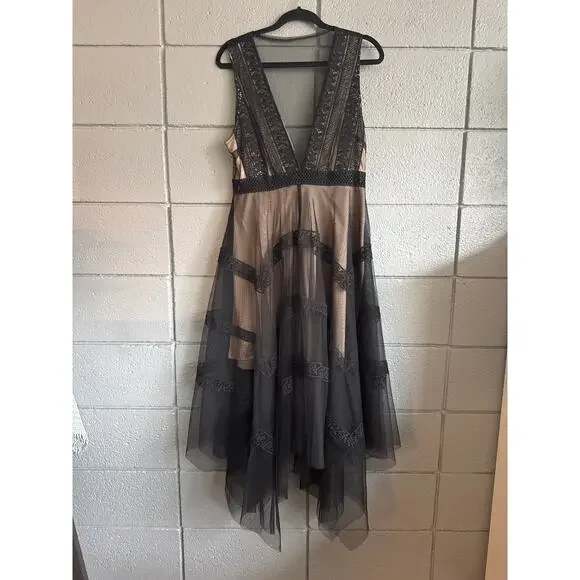 Lulus Sheer For It Black and Nude Lace Midi Dress size L - Picture 3 of 6
